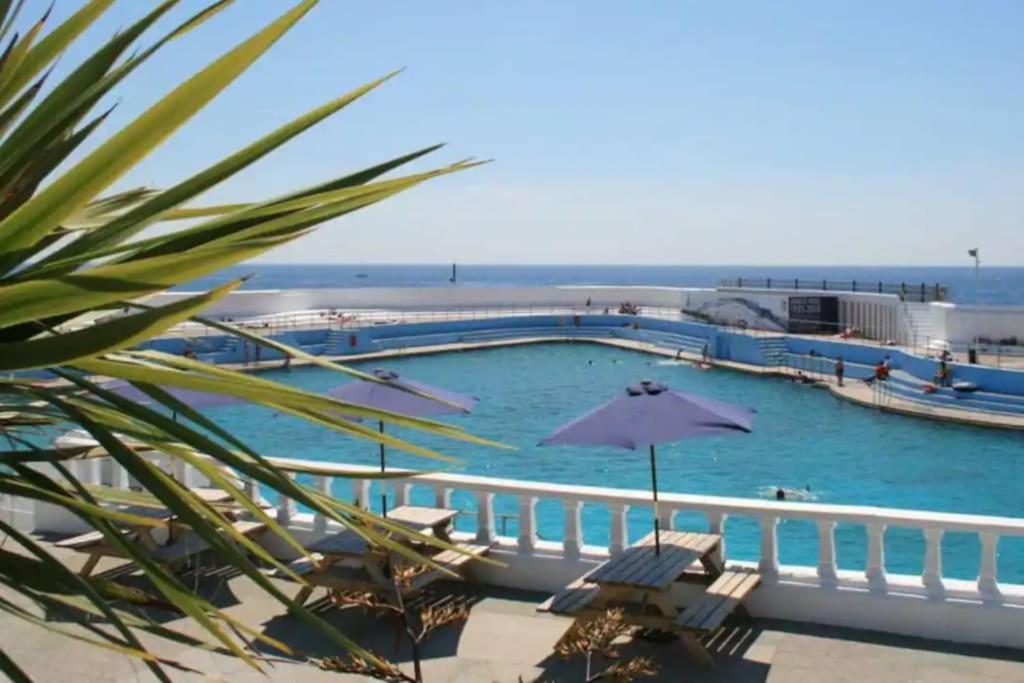 Apartment Cosy 2 Bedroom Near Seafront *